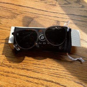 NWT Blenders Volcano Jack sunglasses